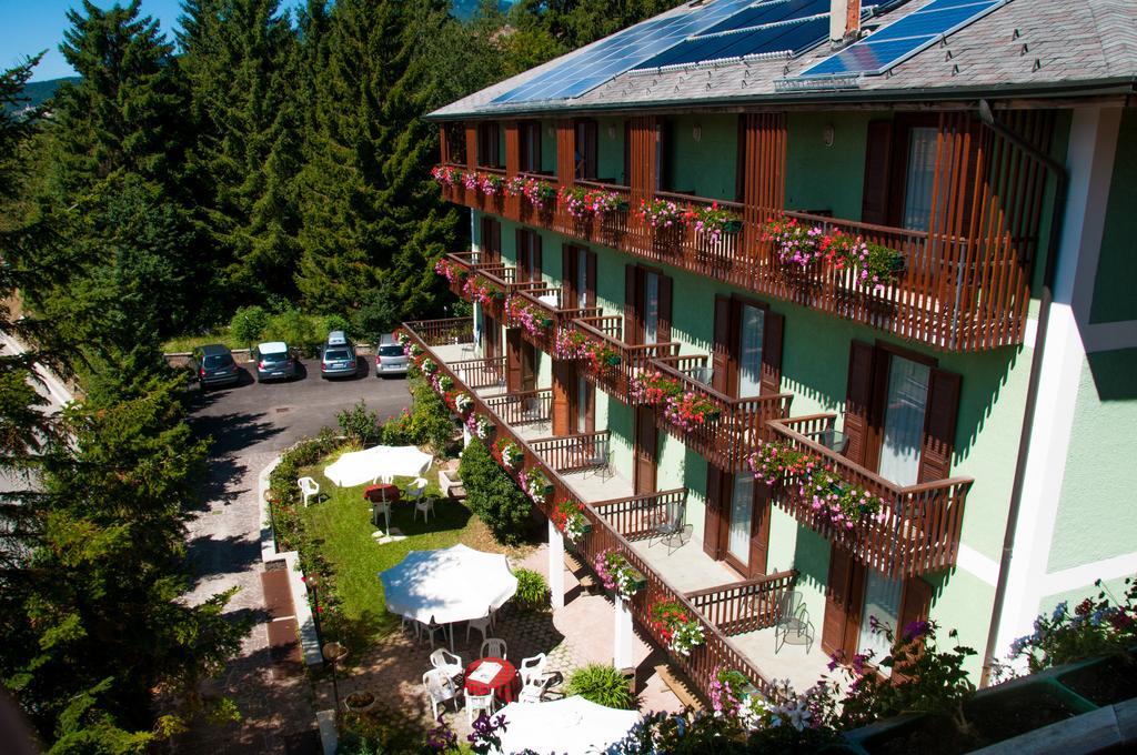 Albergo Monteverde Lavarone Exterior photo